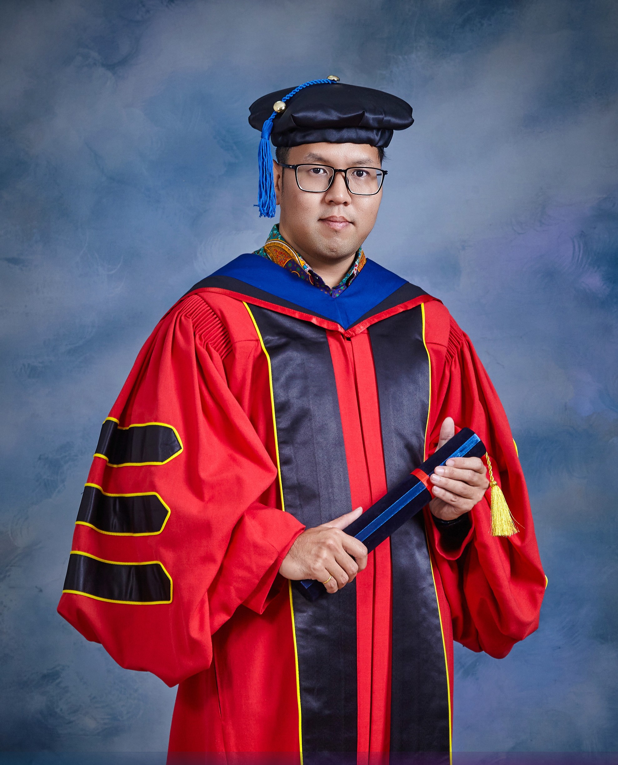 Dr. Erwin Santosa, S.E., M.M